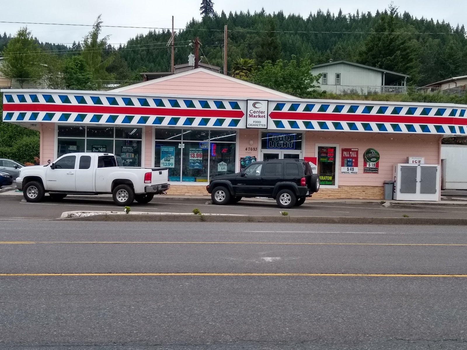 Oakridge Oregon Farmers Market photo 2