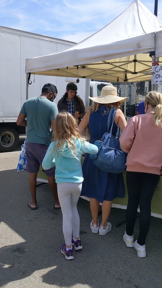 Divisadero Farmers' Market photo 3