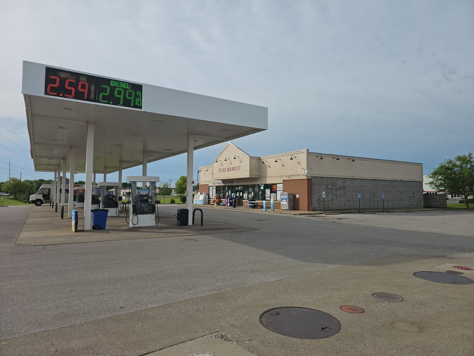 Delafield Co-Op Market
