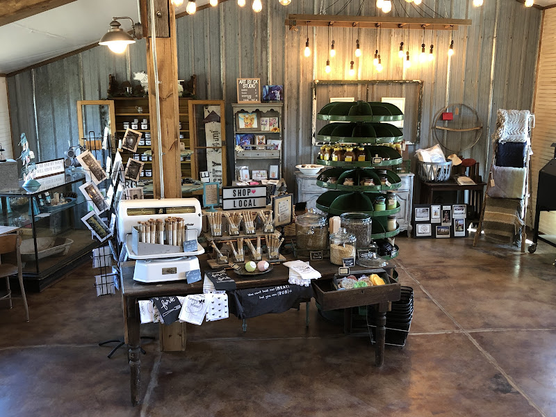 Eola Crest Cattle & 71X Farmstore photo 2