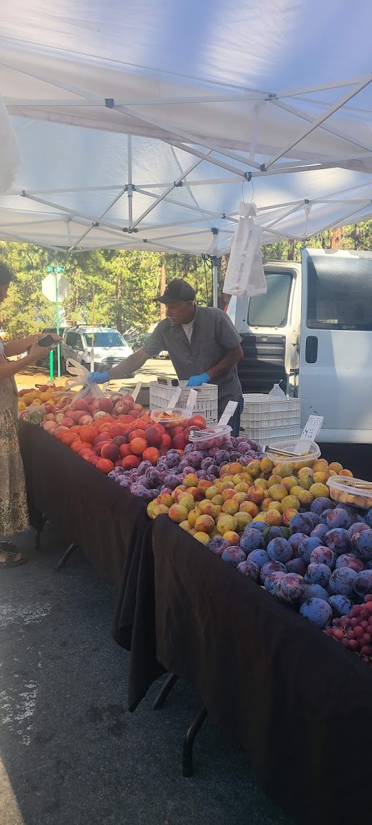 Ski Run Farmers' Market photo 2